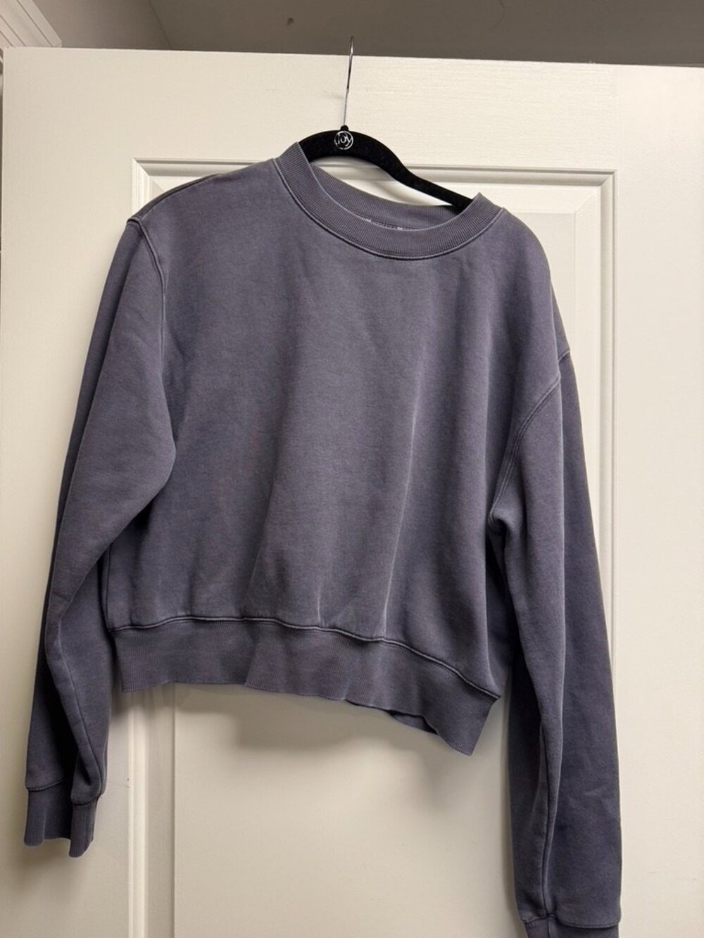 Aritzia TNA Cropped Sweatshirt